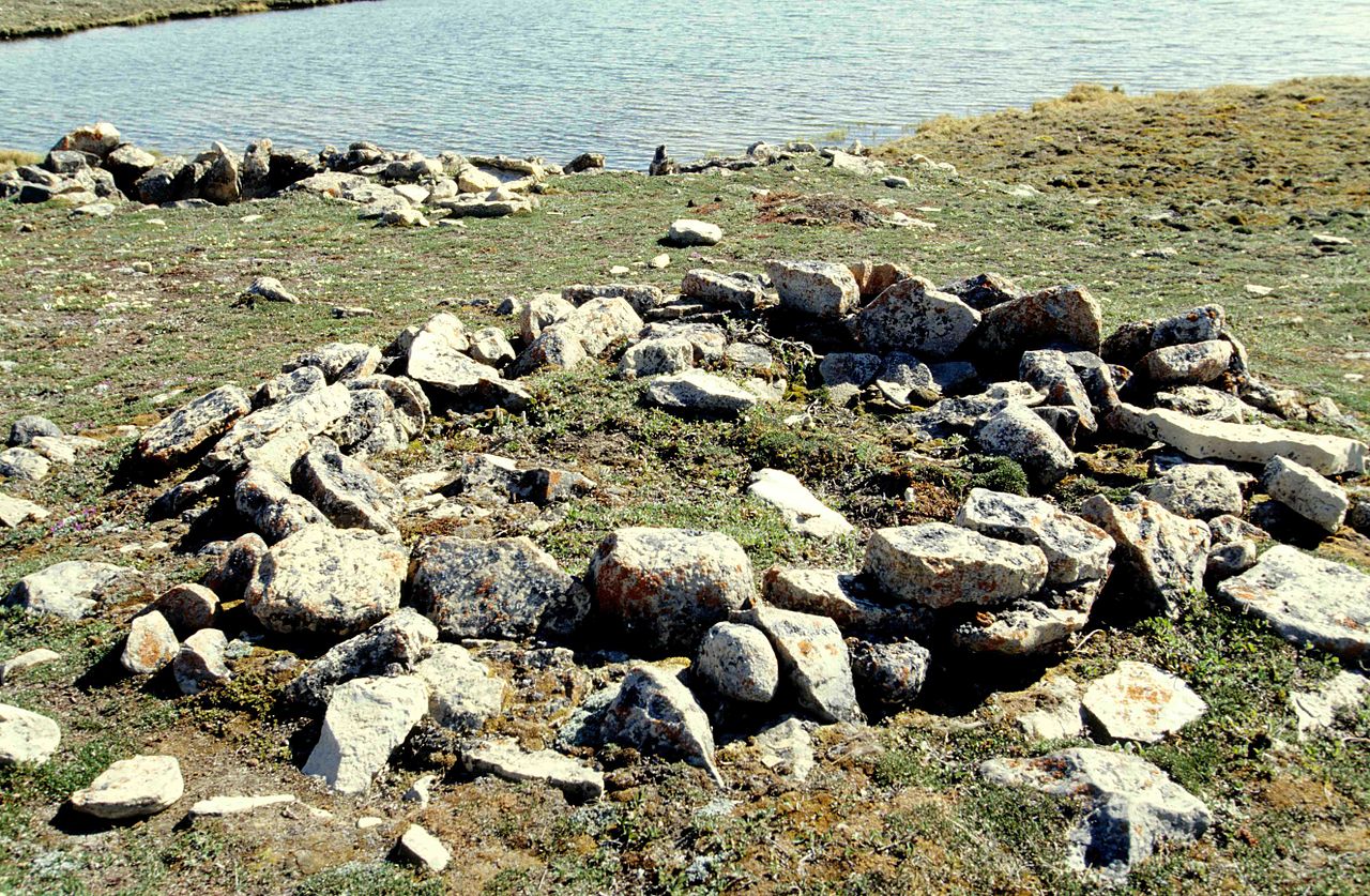 1280px cambridge bay thule site 1998 06 28